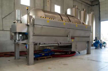 Pressa pneumatica per la pigiatura della melagrana